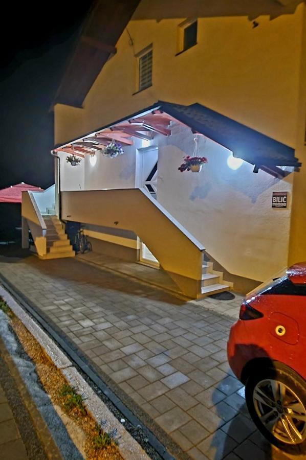 Apartmani Bilic コレニツァ エクステリア 写真