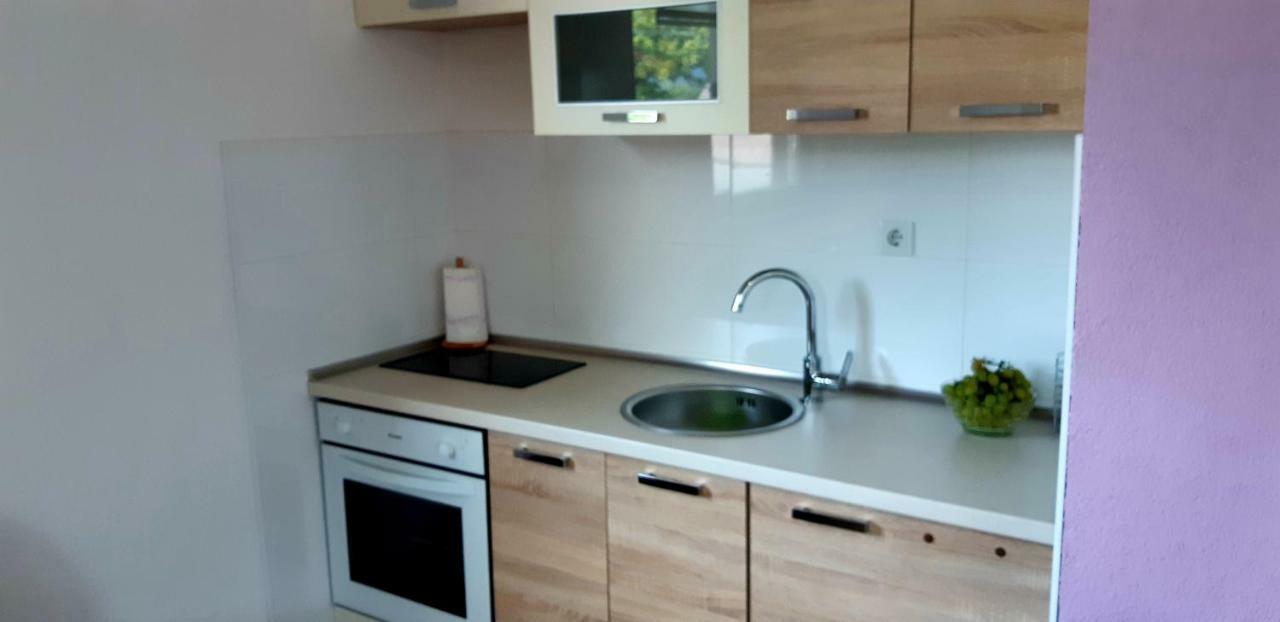 Apartmani Bilic コレニツァ エクステリア 写真