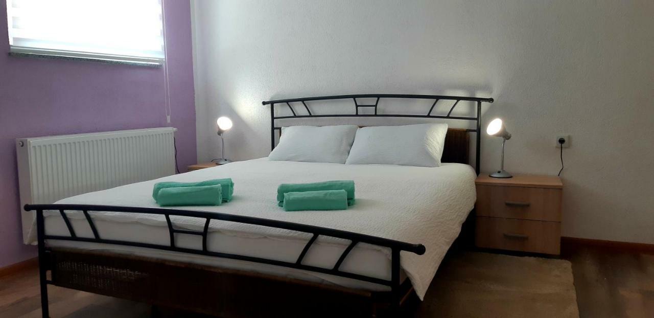 Apartmani Bilic コレニツァ エクステリア 写真