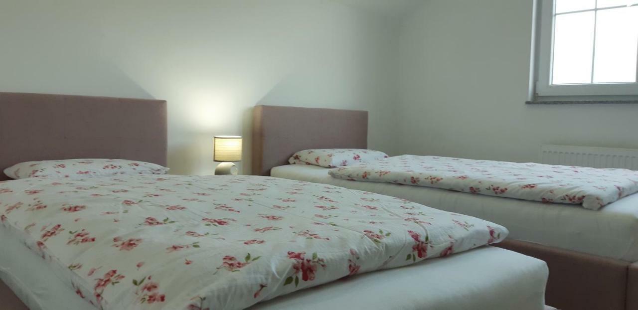 Apartmani Bilic コレニツァ エクステリア 写真
